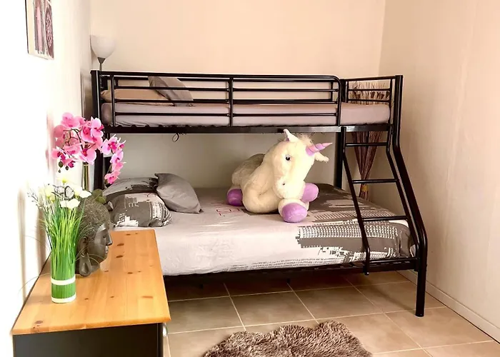 펜션 L'echappee Huroise, Piscine Et Privatifs Hure