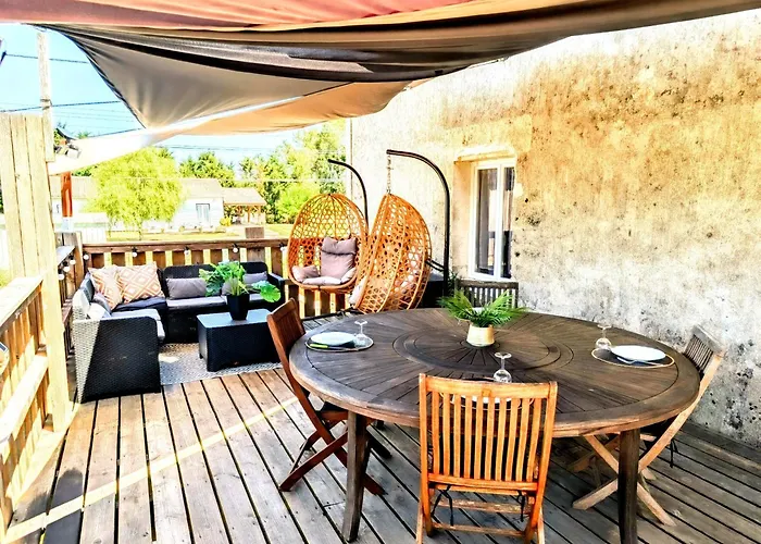 בית נופש L'echappee Huroise, Piscine Et Privatifs