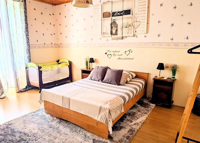 L'echappee Huroise, Piscine Et Privatifs Hure