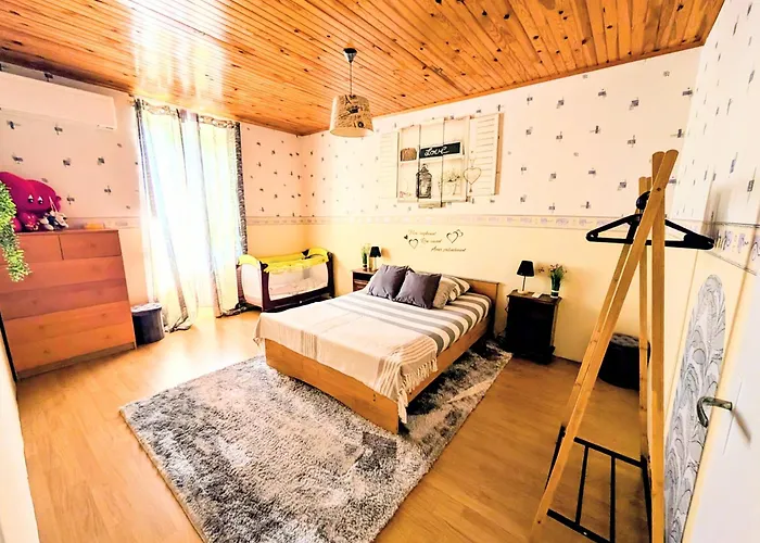 L'echappee Huroise, Piscine Et Privatifs Hure